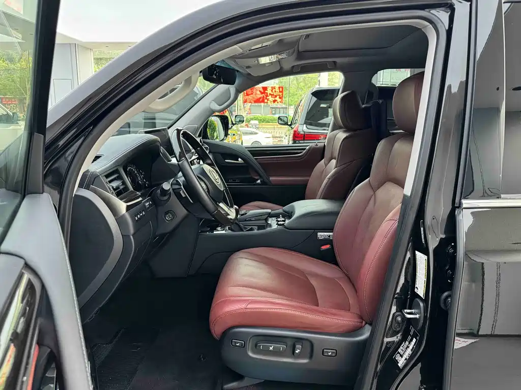 Lexus LX — фото 4