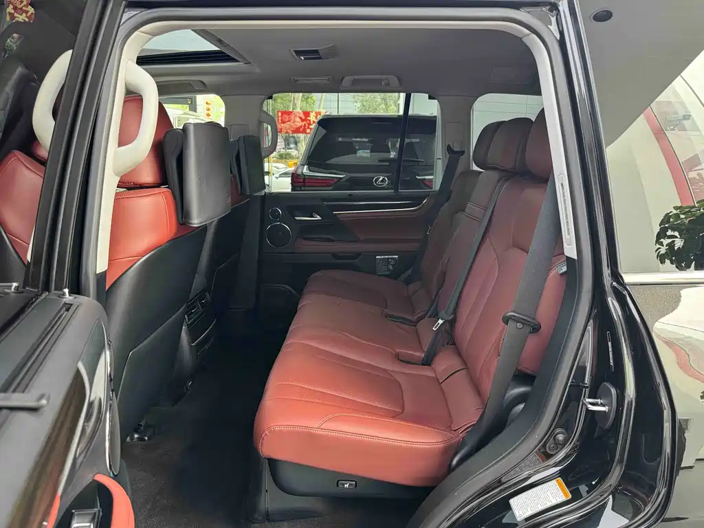 Lexus LX — фото 6