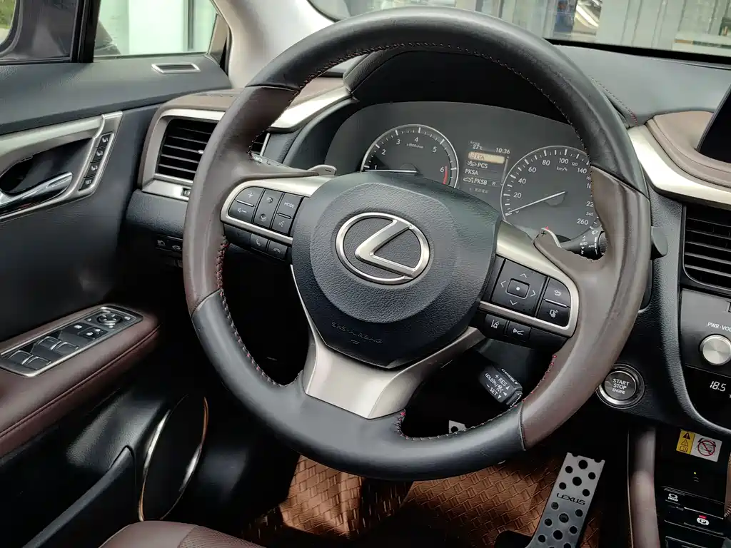 Lexus RX — фото 13