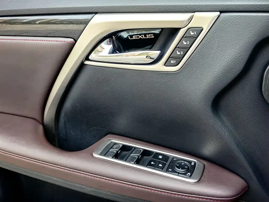 Lexus RX — фото 6