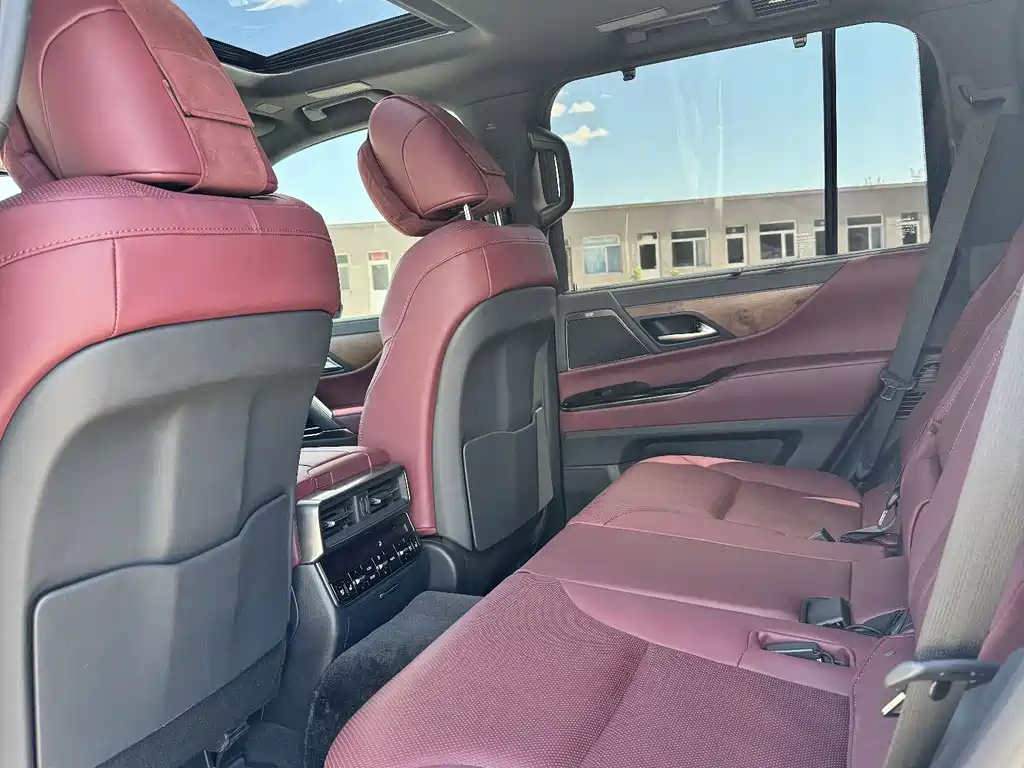 Lexus LX — фото 9