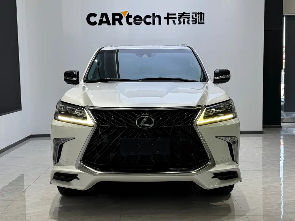 Lexus LX — фото 2