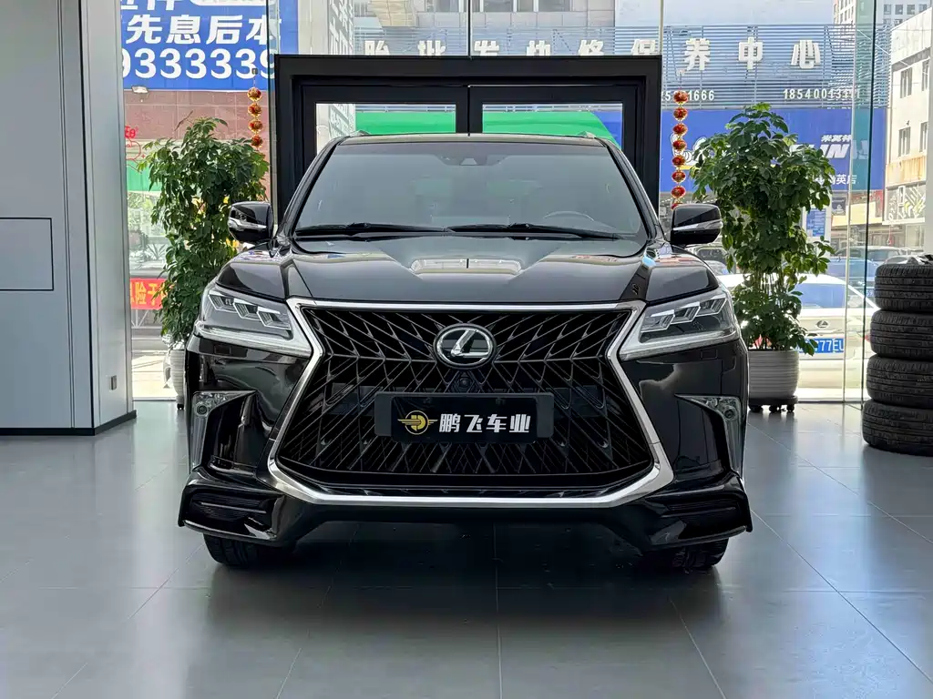 Lexus LX — фото 2