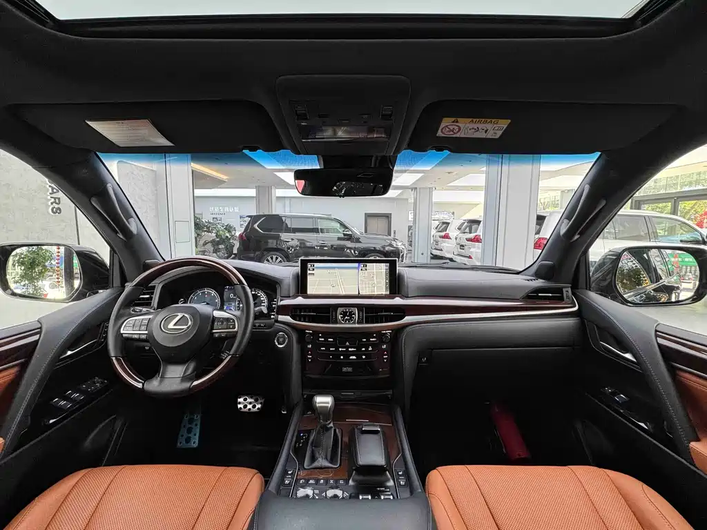 Lexus LX — фото 17
