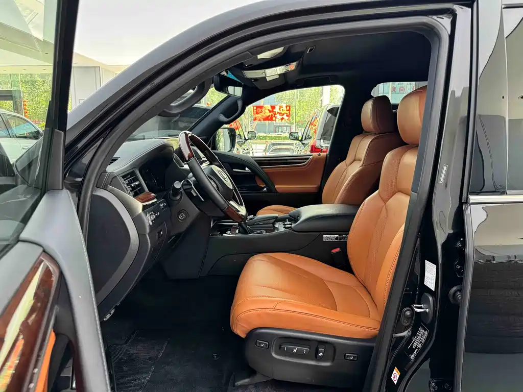 Lexus LX — фото 4