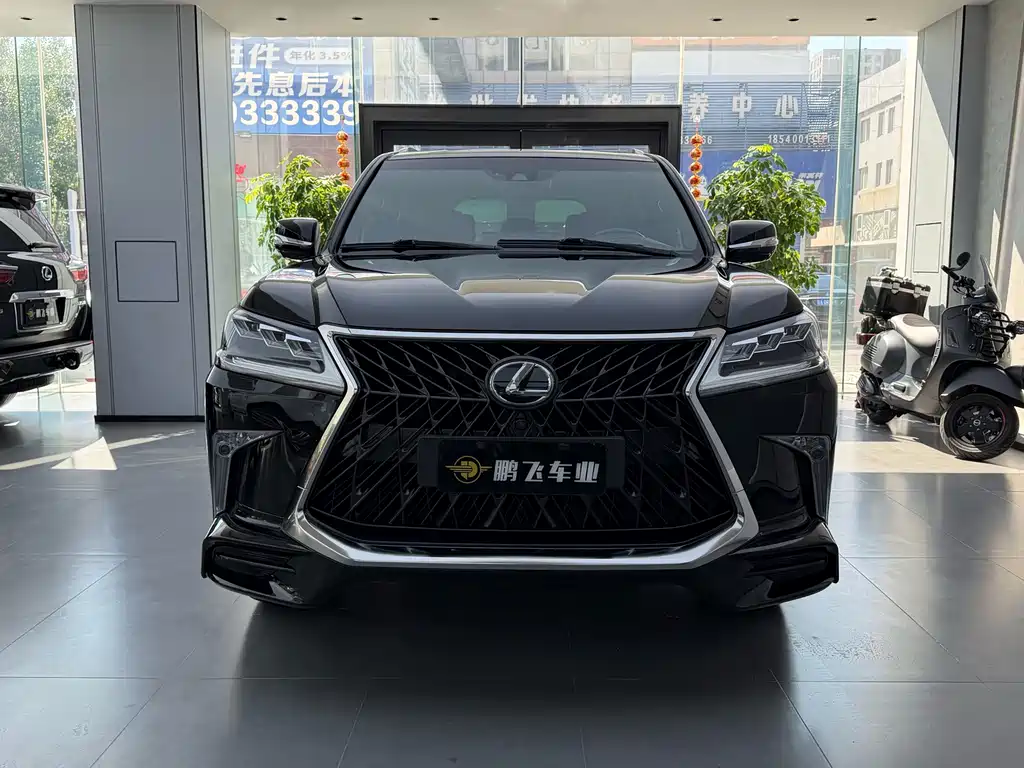 Lexus LX — фото 2