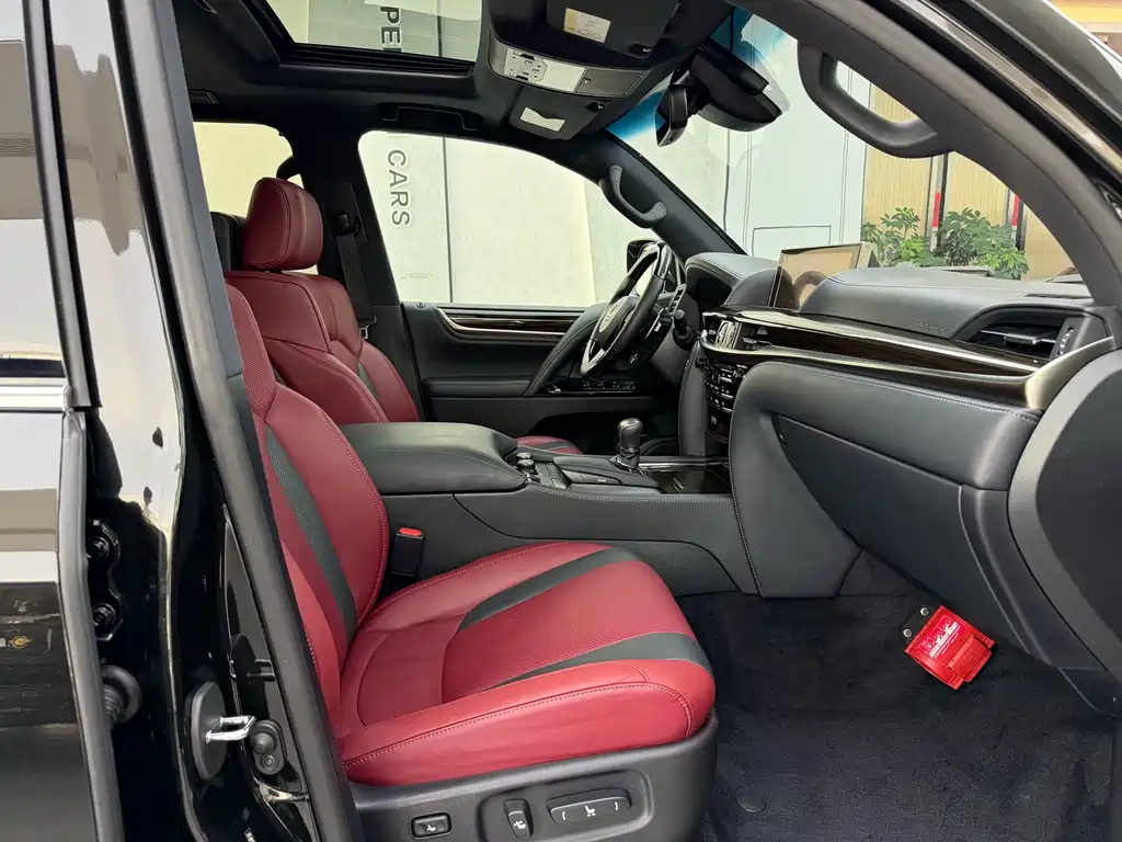 Lexus LX — фото 13