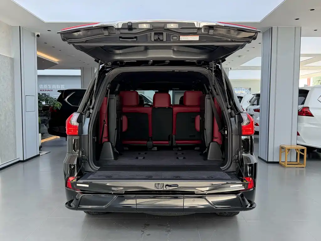 Lexus LX — фото 23