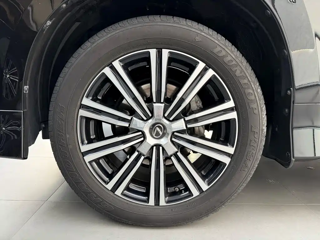 Lexus LX — фото 24