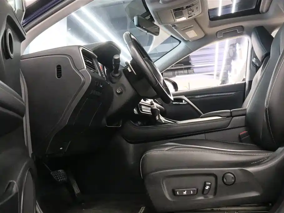 Lexus RX — фото 14