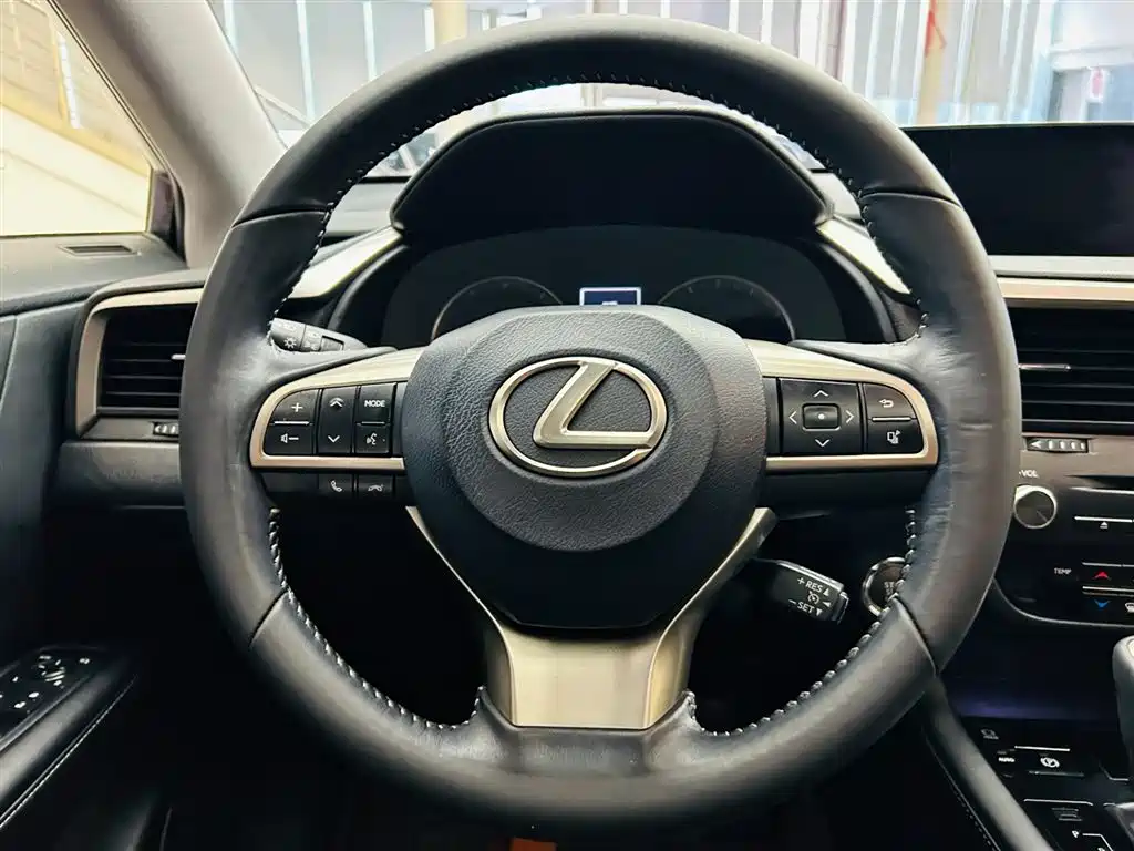 Lexus RX — фото 11