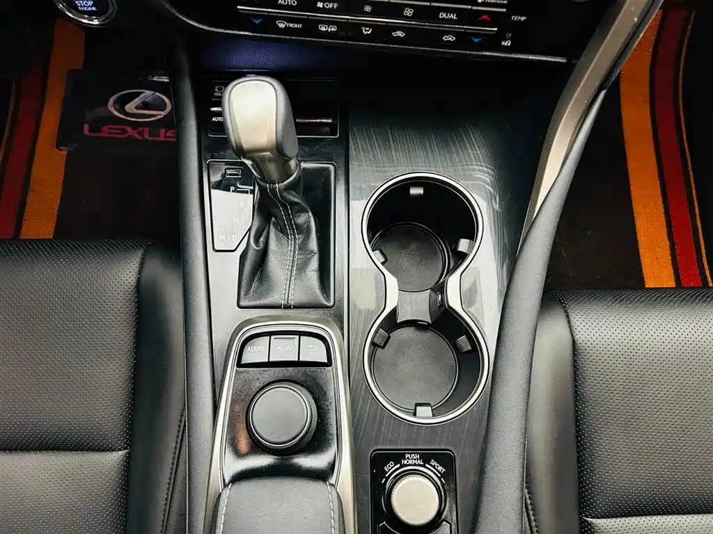 Lexus RX — фото 13