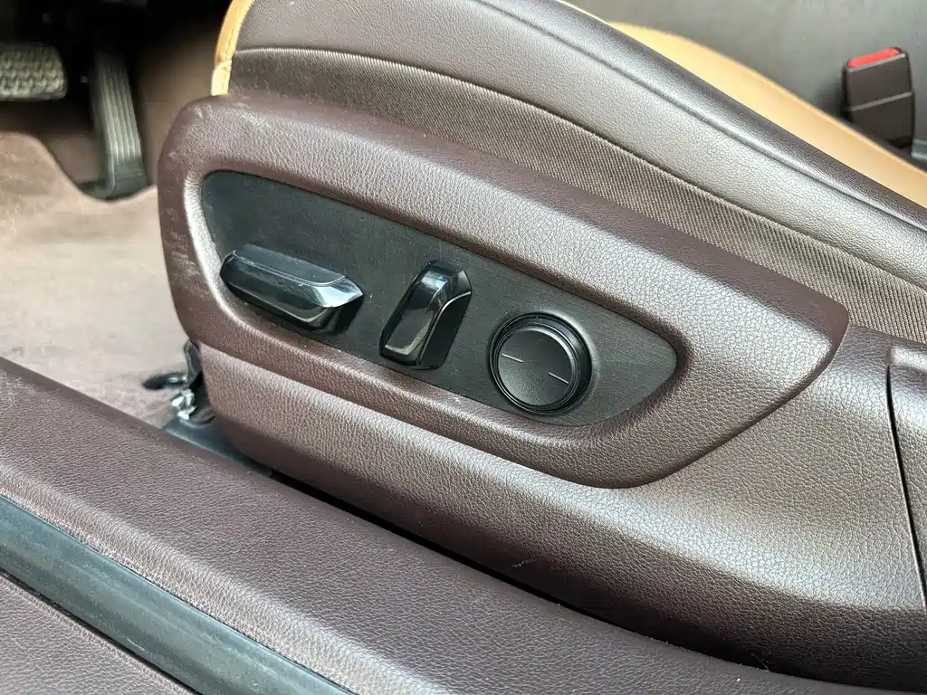 Lexus ES — фото 11