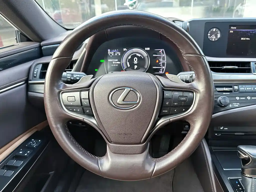 Lexus ES — фото 13