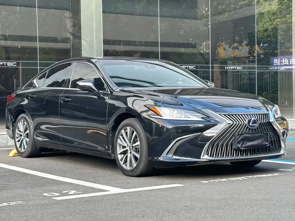 Lexus ES — фото 5