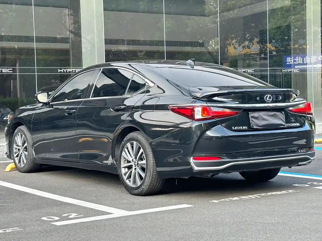 Lexus ES — фото 6