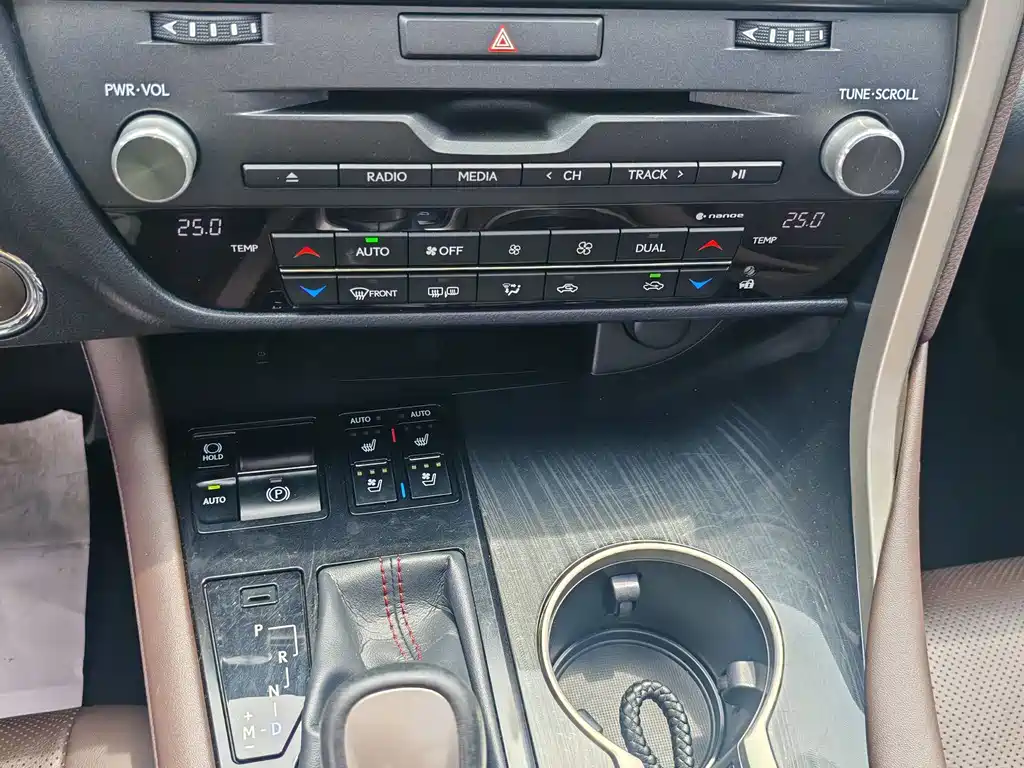 Lexus RX — фото 14