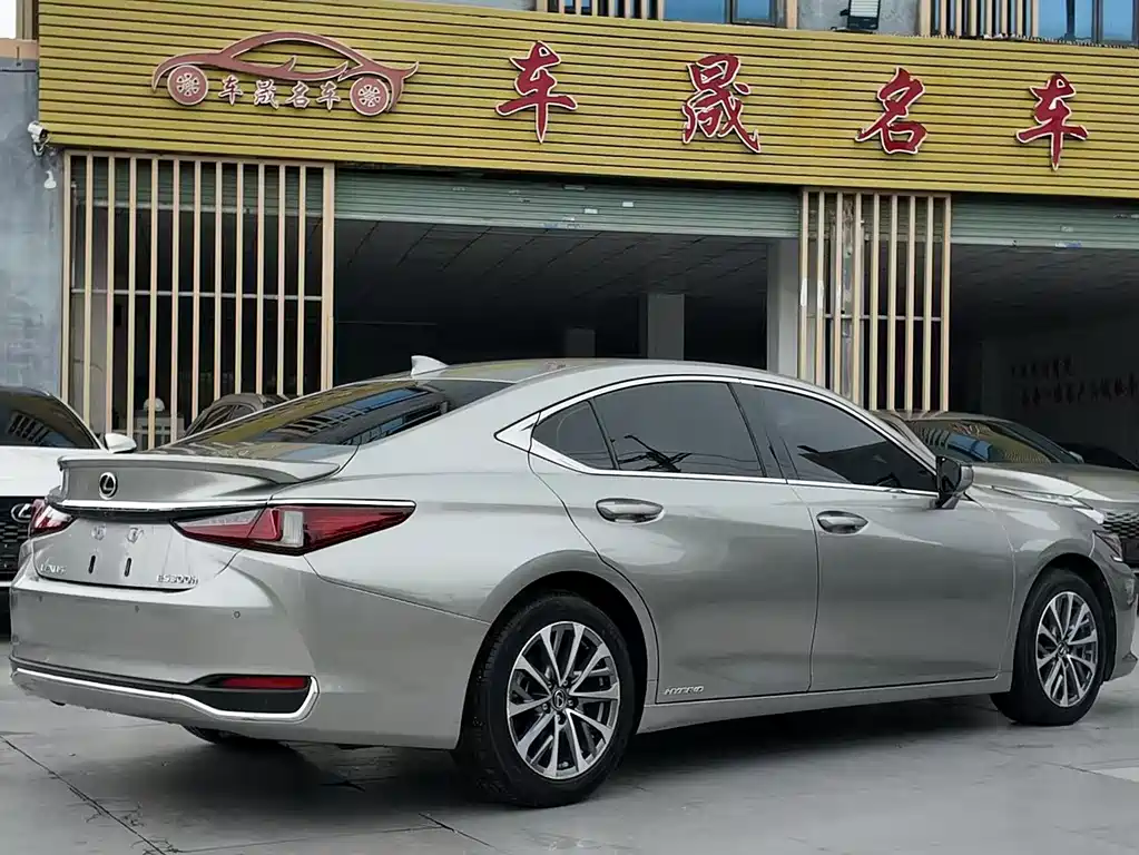 Lexus ES — фото 9