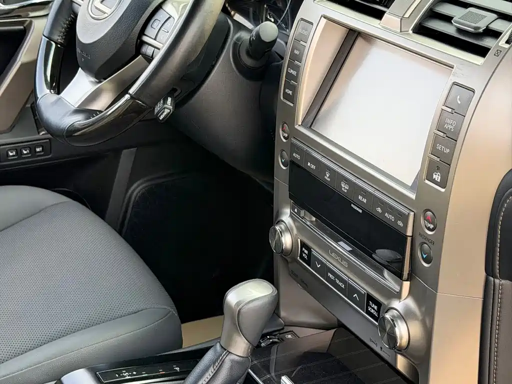 Lexus GX — фото 8