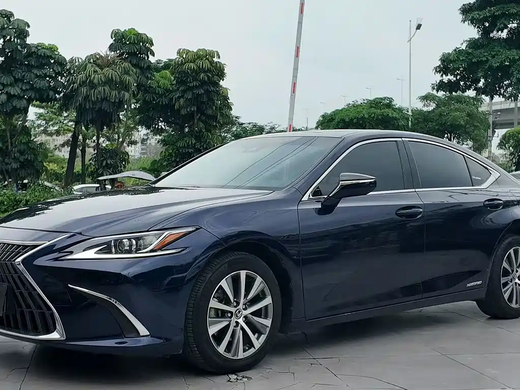 Lexus ES — фото 2