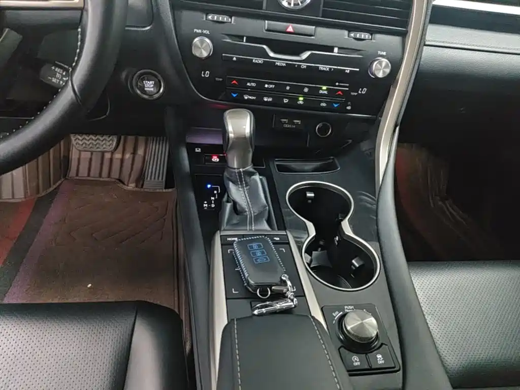 Lexus RX — фото 14