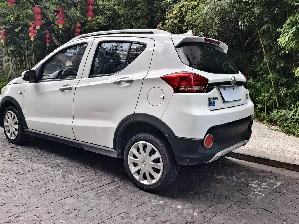 BAIC New Energy EC — фото 3