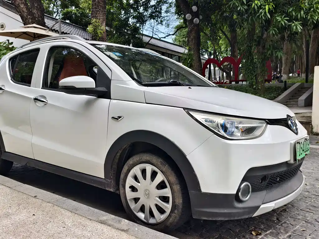 BAIC New Energy EC — фото 7