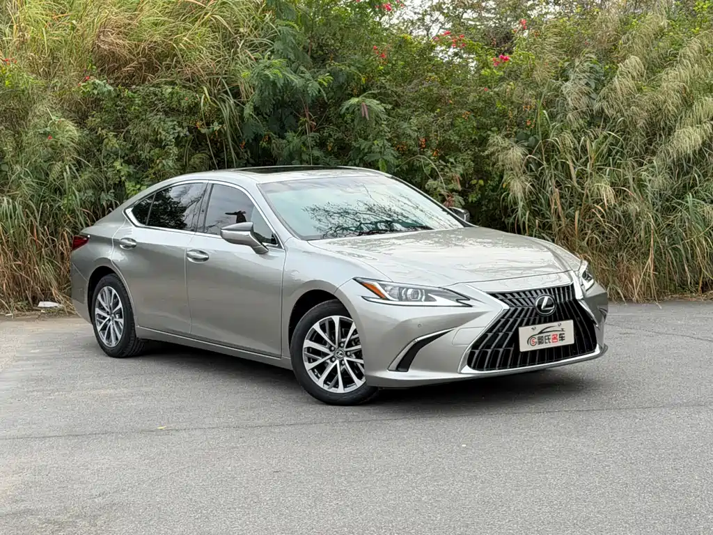 Lexus ES — фото 3