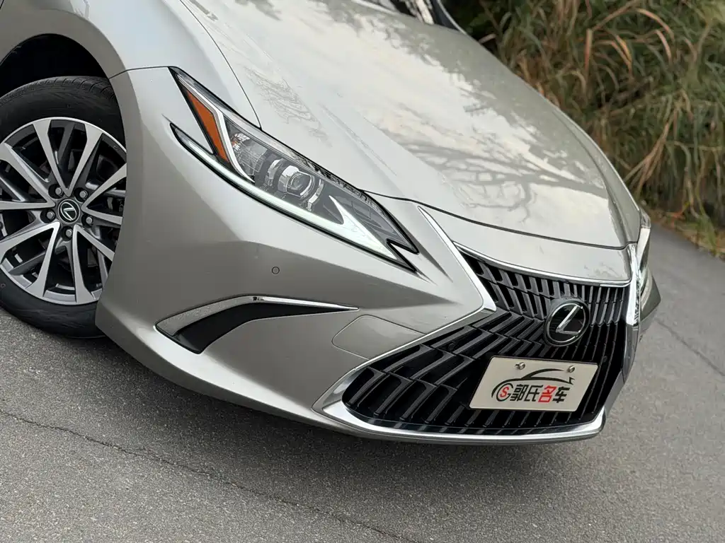 Lexus ES — фото 7