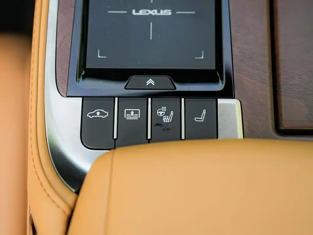 Lexus LS — фото 21