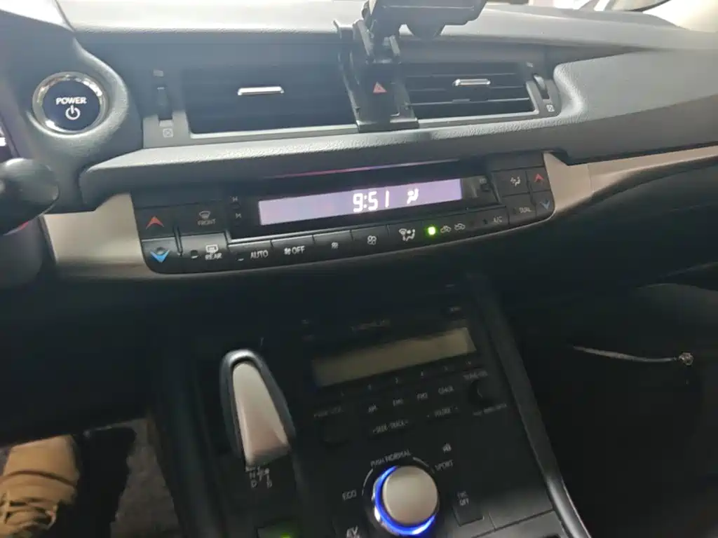 Lexus CT — фото 13