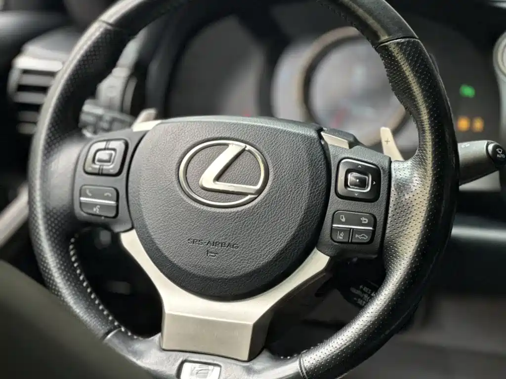 Lexus IS — фото 3
