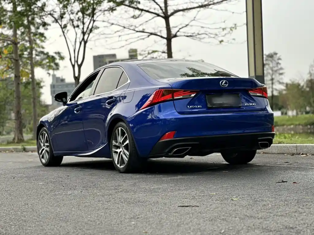Lexus IS — фото 23