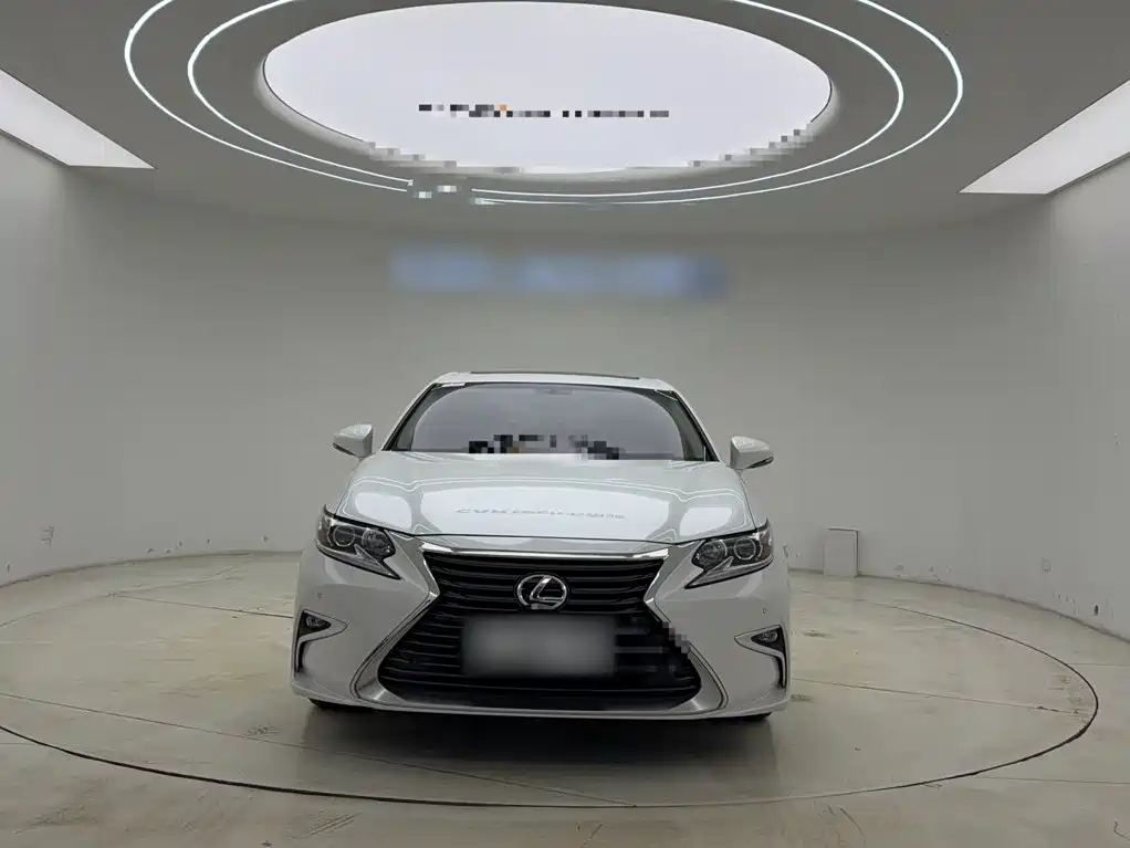 Lexus ES — фото 20