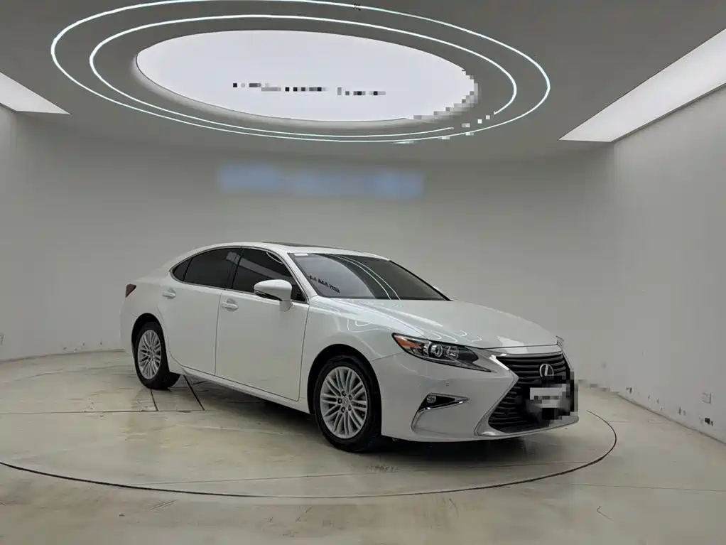 Lexus ES — фото 21