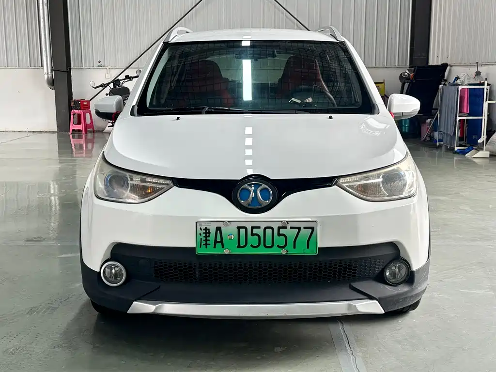 BAIC New Energy EC — фото 2