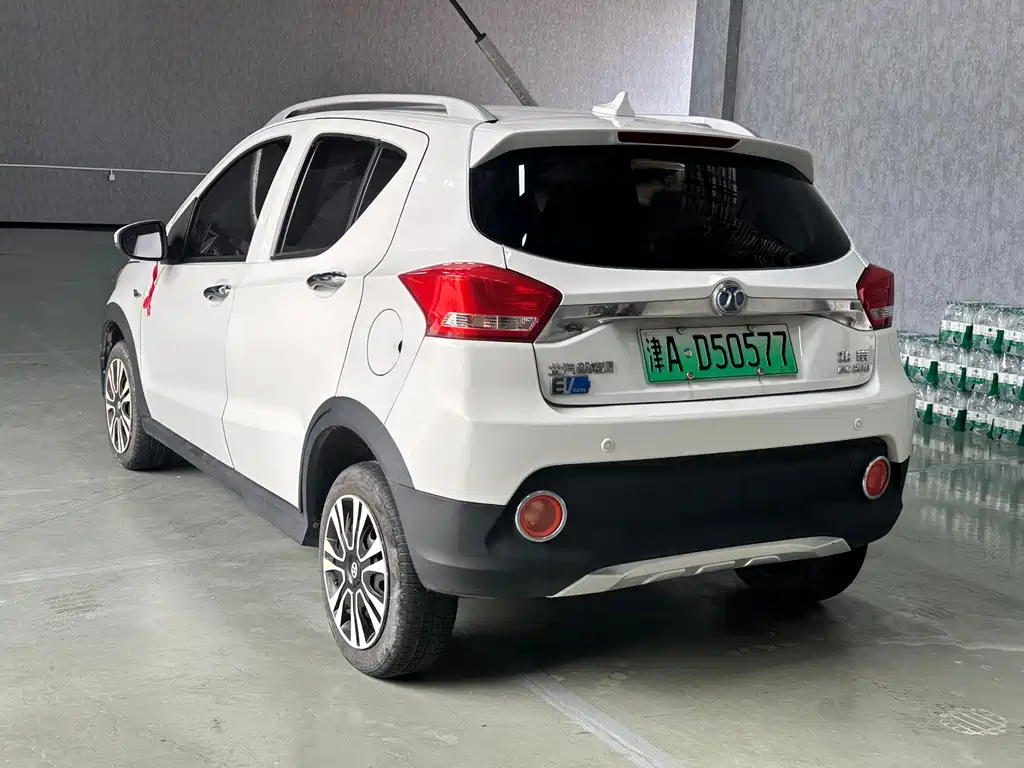 BAIC New Energy EC — фото 5