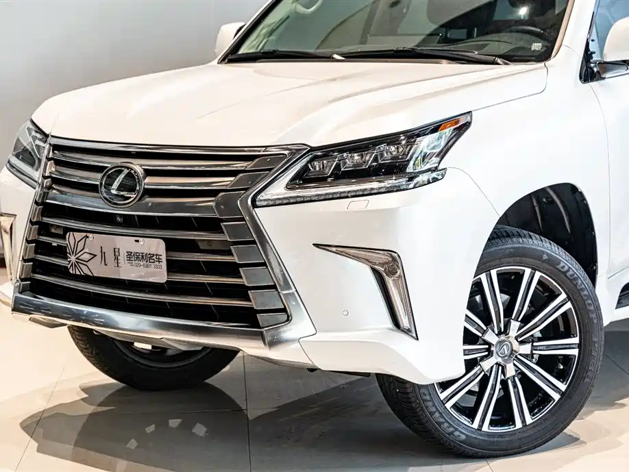 Lexus LX — фото 20