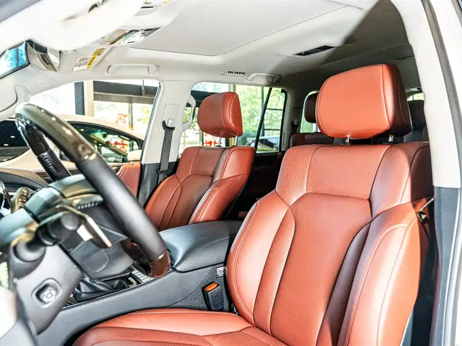 Lexus LX — фото 8