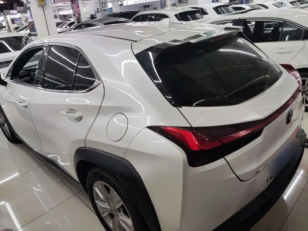Lexus UX — фото 5