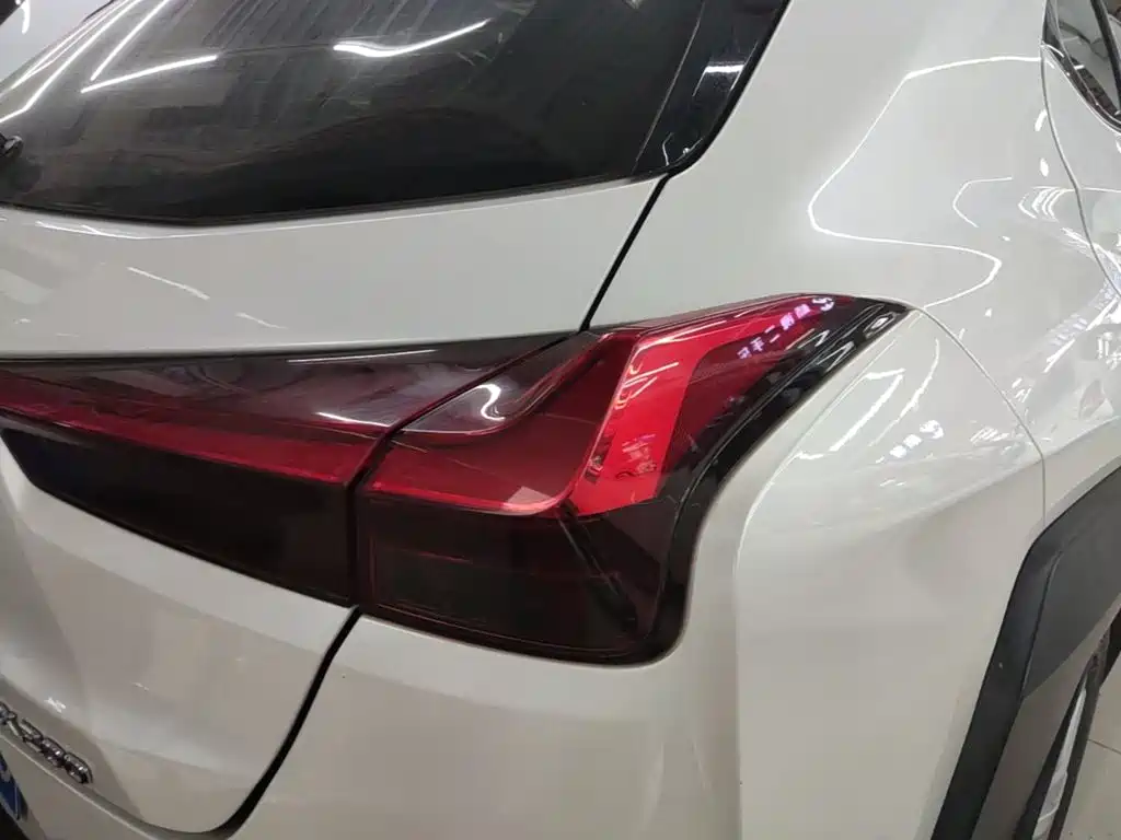 Lexus UX — фото 8