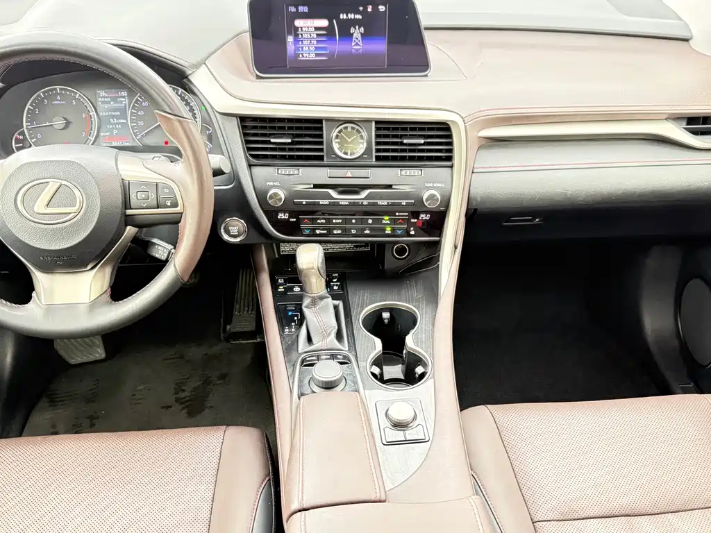 Lexus RX — фото 10