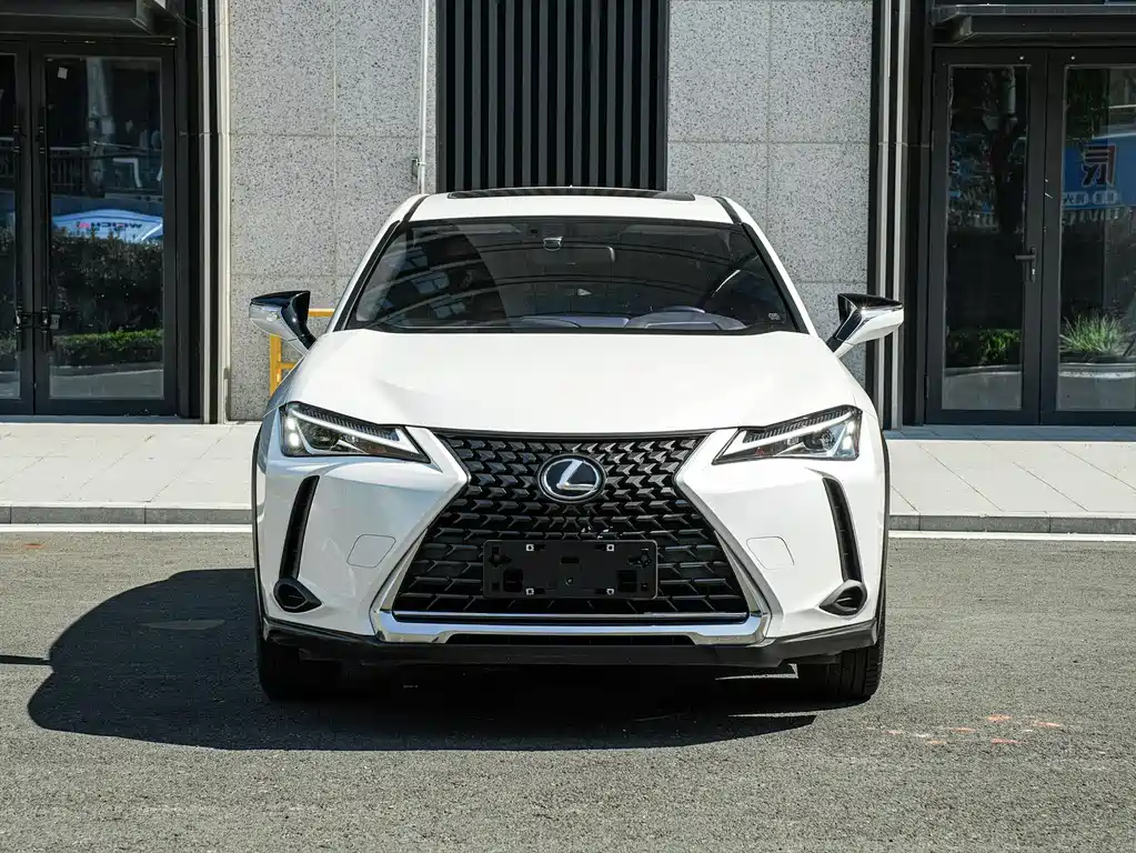 Lexus UX — фото 2