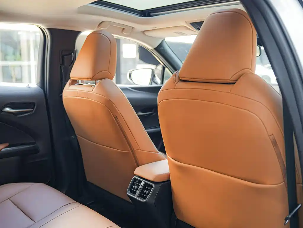 Lexus UX — фото 13