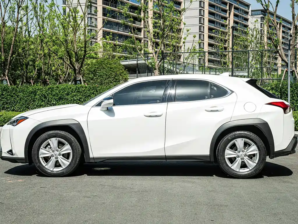 Lexus UX — фото 7