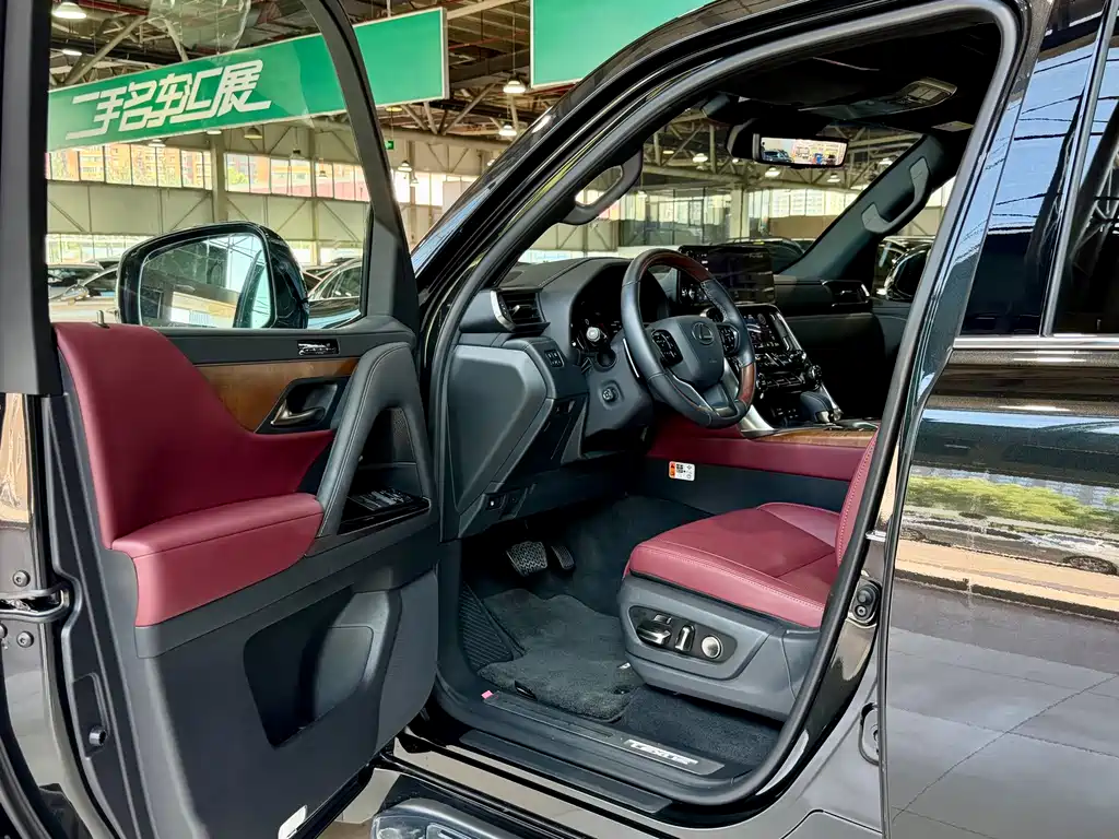 Lexus LX — фото 15