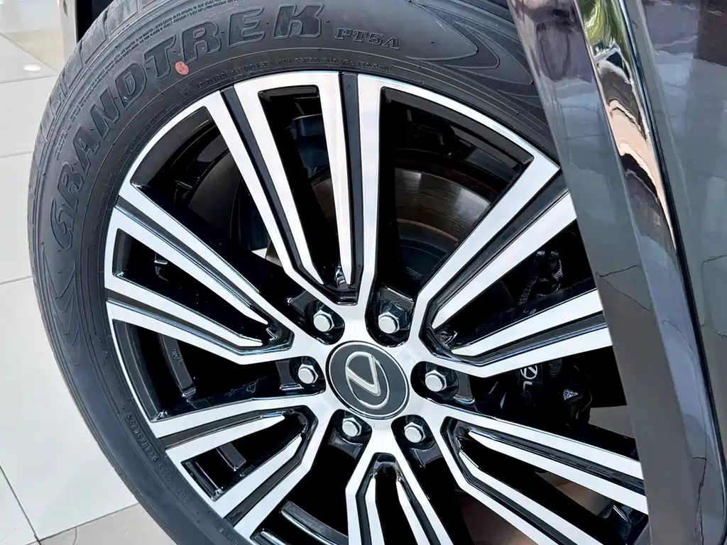 Lexus LX — фото 3