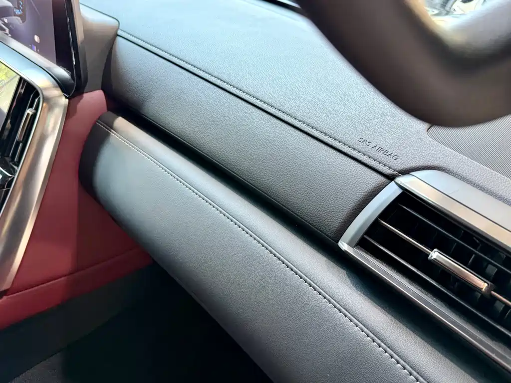 Lexus LX — фото 22