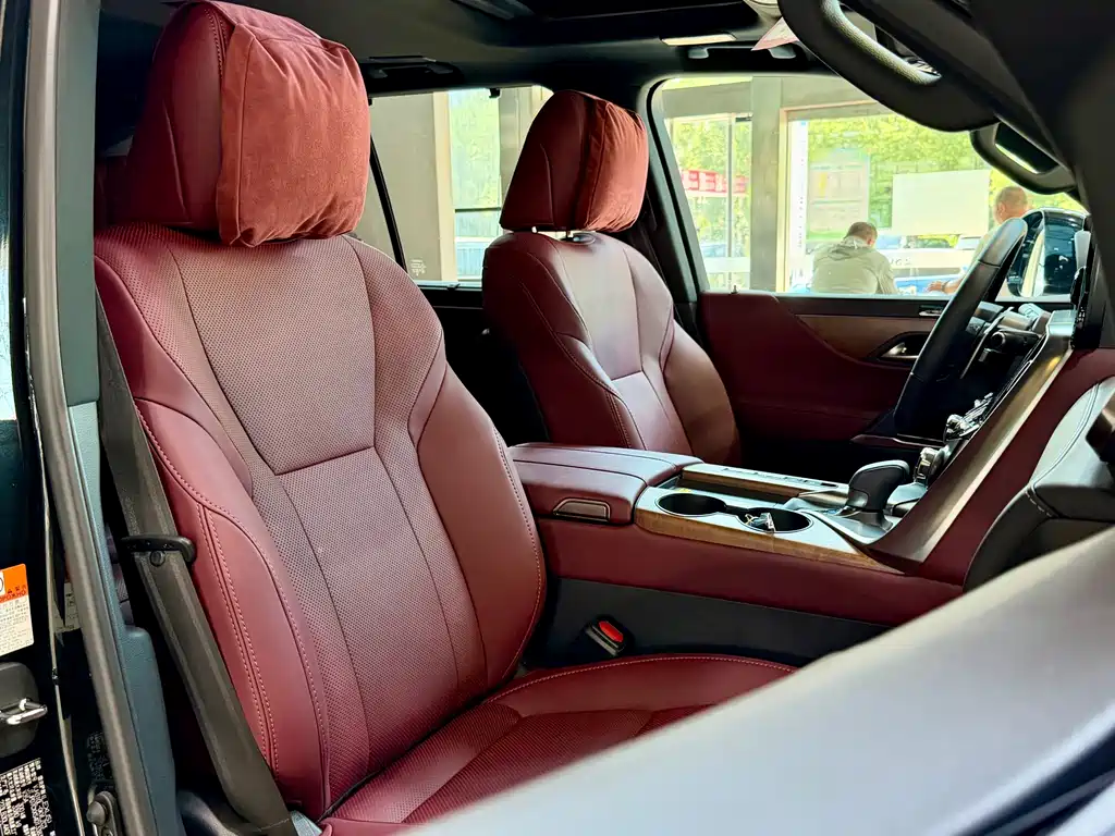 Lexus LX — фото 24