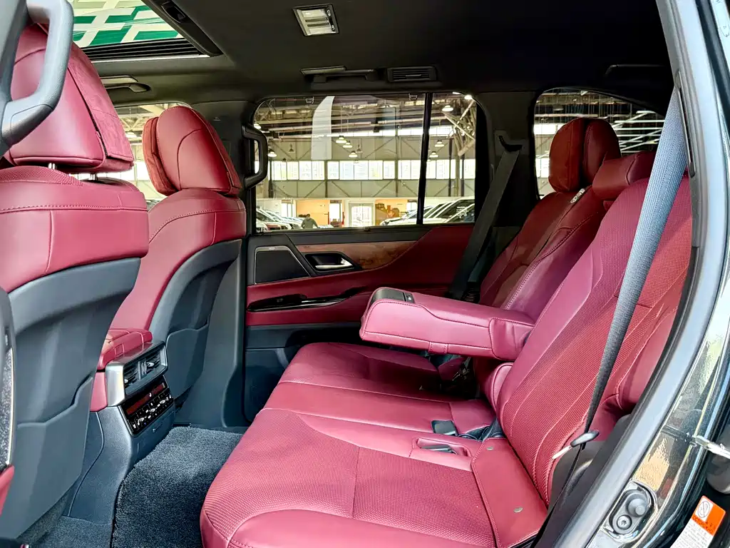 Lexus LX — фото 26